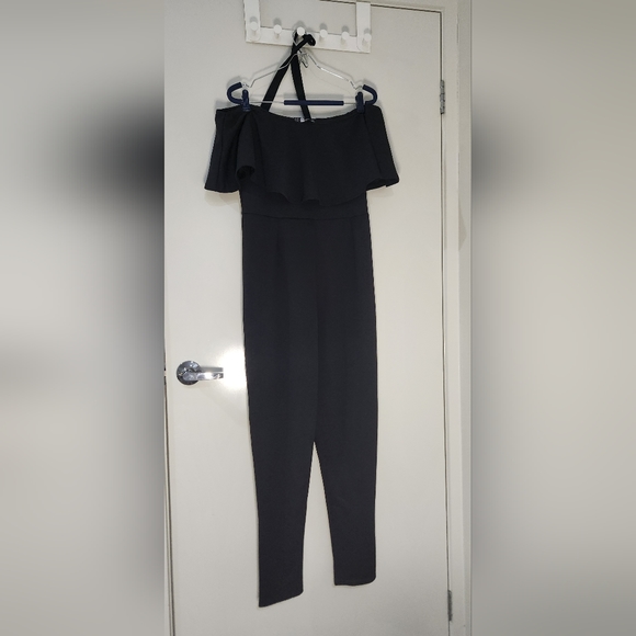 Halter Neck Cold Shoulder Ruffle Jumpsuit/ Black - Size 14AU - Picture 3 of 7